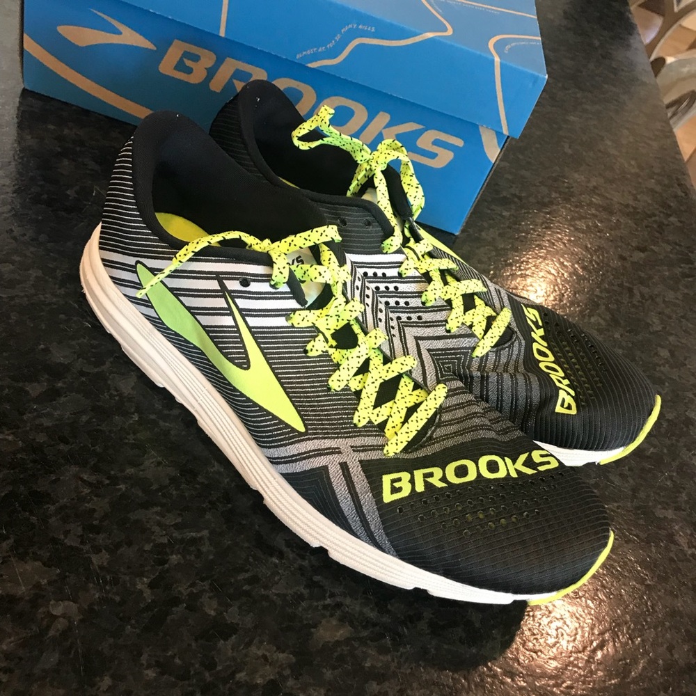 Brooks Hyperion 9.5 running shoes